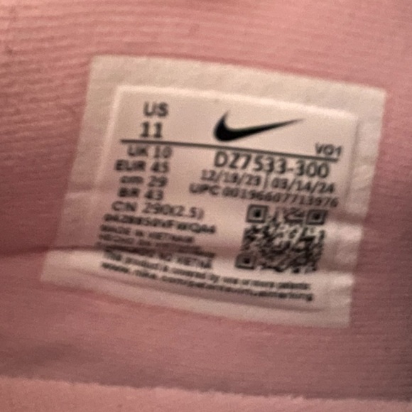 Nike Giannis Immortality 3 Green Pink Basketball Shoes men’s 11, DZ7533-300 NWT - Picture 3 of 7